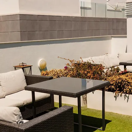Contemporary 2 Bedroom In Nueva Andalucia Lägenhet *