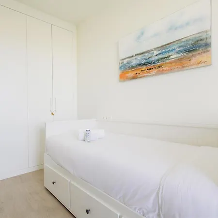 Contemporary 2 Bedroom In Nueva Andalucia *