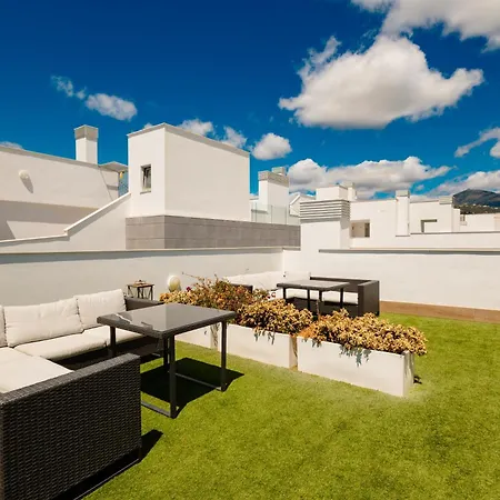 Contemporary 2 Bedroom In Nueva Andalucia Lägenhet *