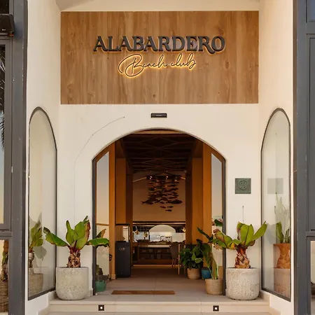 Contemporary 2 Bedroom In Nueva Andalucia *